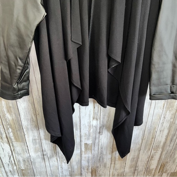 Torrid Black Ponte & Faux Leather drape front kimono jacket size 2X - Picture 4 of 6